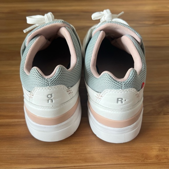 ON Cloud The Roger Advantage in White and Rose - Picture 3 of 11